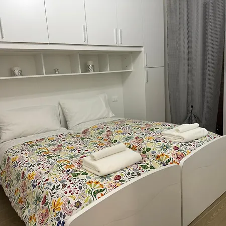 Florence Apt * فلورنس