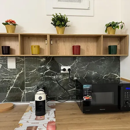 Florence Apt *